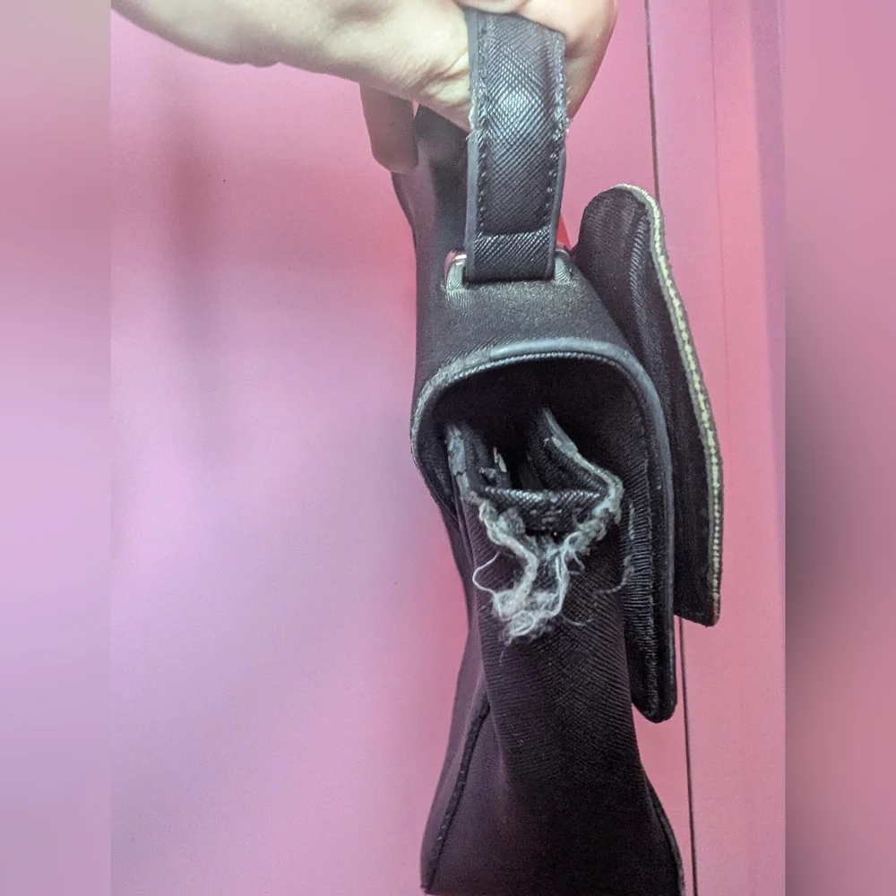 Loungefly Disney Minnie Mouse Crossbody Bag Damaged - Picture 3 of 8